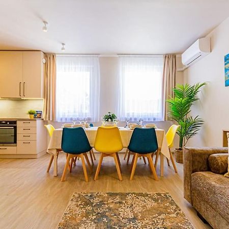 Roomy Apartment 80Sqm At City Center Free Parking Space, Ac & Balcony Budapest Ngoại thất bức ảnh