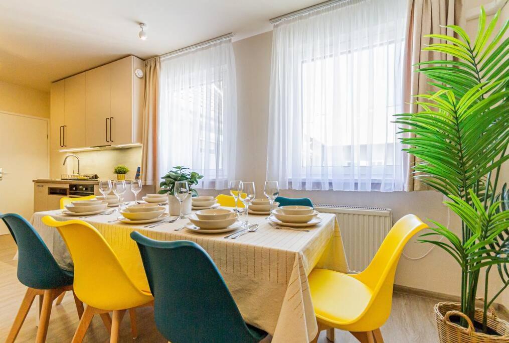 Roomy Apartment 80Sqm At City Center Free Parking Space, Ac & Balcony Budapest Ngoại thất bức ảnh