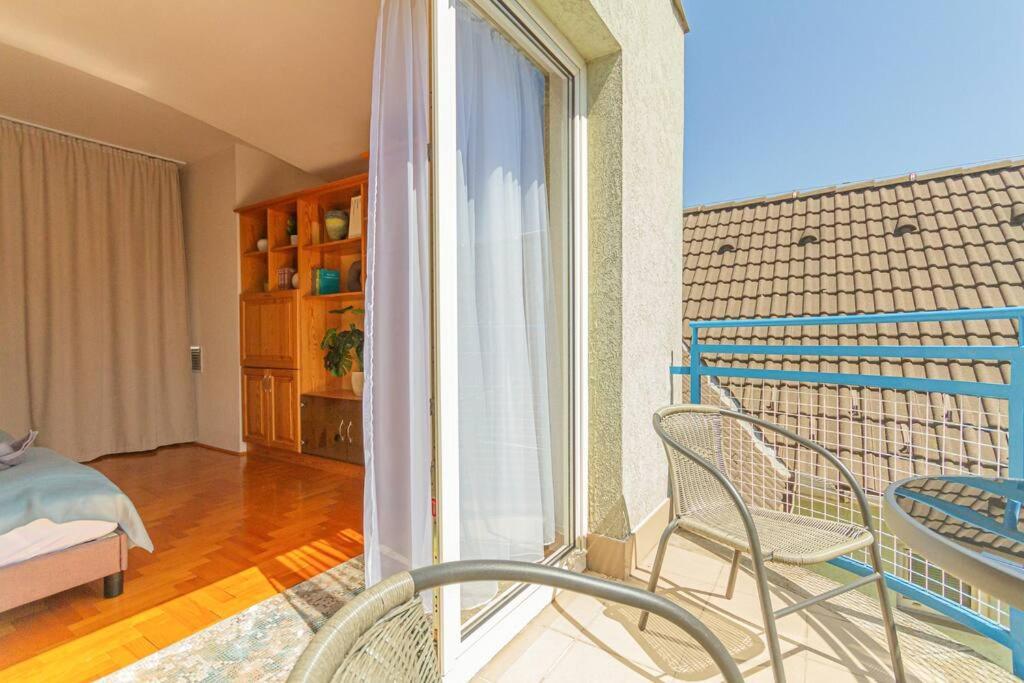 Roomy Apartment 80Sqm At City Center Free Parking Space, Ac & Balcony Budapest Ngoại thất bức ảnh