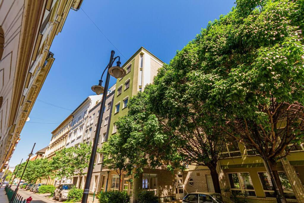 Roomy Apartment 80Sqm At City Center Free Parking Space, Ac & Balcony Budapest Ngoại thất bức ảnh