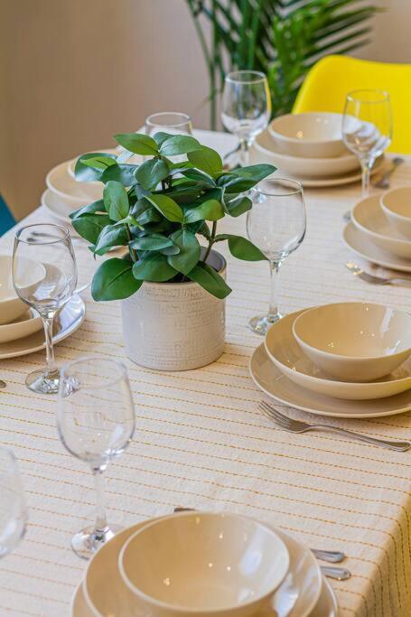 Roomy Apartment 80Sqm At City Center Free Parking Space, Ac & Balcony Budapest Ngoại thất bức ảnh