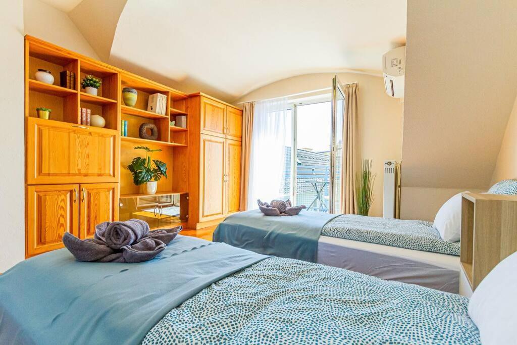 Roomy Apartment 80Sqm At City Center Free Parking Space, Ac & Balcony Budapest Ngoại thất bức ảnh